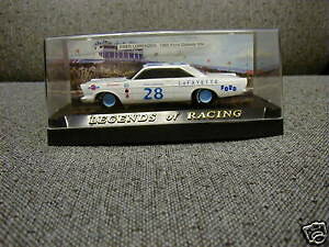 yz͌^ԁ@X|[cJ[@[VOtbhXP[fnascar legends of racing fred lorenzen 143 scale model