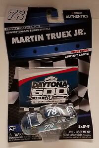 yz͌^ԁ@X|[cJ[@***78}[eBtruex jr*2018g^JwJ[h* 164****** 78 martin truex jr * 2018 toyota camry wcard * 164 scale ***