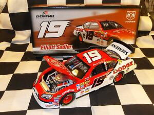 �y���������z�͌^�ԁ@�X�|�[�c�J�[�@���[�^�[�X�|�[�c�G���I�b�g�T�h���[���_�b�W�f�B�[���[motorsports authentics 124 elliott sadler 19 dodge dealers 2007 charger