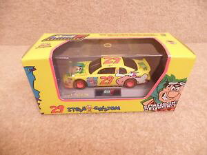 yz͌^ԁ@X|[cJ[@j[1996x143_CJXgnascarXeB[O\lbg[NtgXg[Y 1996 revell 143 diecast nascar steve grissom cartoon network flintstones
