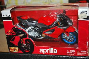 yz͌^ԁ@X|[cJ[@AvAECXI[goC112 maisto aprilia rsv 1000 motorcycle