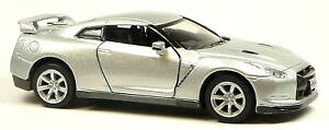 �y���������z�͌^�ԁ@�X�|�[�c�J�[�@�V���o�[���f���J�[2009 nissan gtr r35 silver approx 13612,5 cm model car from kinsmart