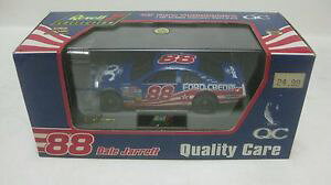 yz͌^ԁ@X|[cJ[@fCWbgtH[hT_[o[hXP[_CJXgnascar dale jarrett 88 ford thunderbird 143 scale diecast revell 1997 1748