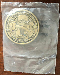 yz͌^ԁ@X|[cJ[@RN^V[YXRCsam bass nascar collectors series thrills first edition coin sealed unopened