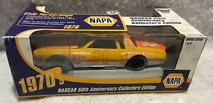 �y���������z�͌^�ԁ@�X�|�[�c�J�[�@11 cale124�_�C�J�X�g�A�N�V����napanascar11 cale yarborough 124 scale action napa anniversary nascar diecast