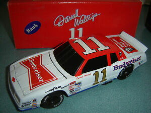 �y���������z�͌^�ԁ@�X�|�[�c�J�[�@���o�h���C�U�[�����e�J�����A�N�V����darrell waltrip 11 budweiser 1984 monte carlo 124 action rcca bwb preowned
