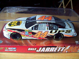 yz͌^ԁ@X|[cJ[@f[Wbg124ups44 in box 2007 toyotadale jarrett 124 scale ups 44 car winners circle in box 2007 toyota