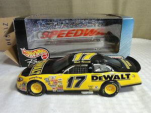 �y���������z�͌^�ԁ@�X�|�[�c�J�[�@199917�}�b�gkenseth dewalt 27331 nascar 124hotwheels�_�C�J�X�ghotwheels racing 1999 17 matt kenseth dewalt 27331 nascar 124 scale