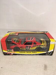yz͌^ԁ@X|[cJ[@_CJXgXP[JtHjAy[XJ[|eBAbNOvrevell diecast 124 scale 97 california 500 pace car 1997 pontiac grand prix