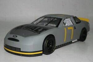 �y���������z�͌^�ԁ@�X�|�[�c�J�[�@�}�b�g�T�C�����X�P�[��matt kenseth autographed 17 dewalt practice car, 124th scale