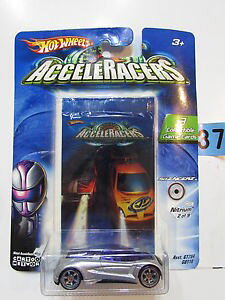 �y���������z�͌^�ԁ@�X�|�[�c�J�[�@�z�b�g�z�C�[�����J�[�h�Q�[��2004 hot wheels acceleracers nitrum 29 3 collectible card game