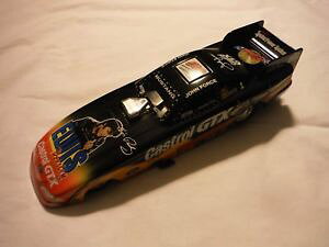 【送料無料】模型車 スポーツカー ジョンフォースエルヴィスnhra 1998 john force castrol gtx elvis funny car 124