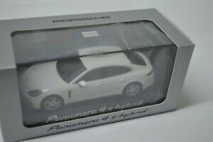 yz͌^ԁ@X|[cJ[@|VFpanamera 4 enCubh143fJ[herpa wap715020 0gporsche panamera 4 ehybrid 143 model car herpa wap 020 715 0g