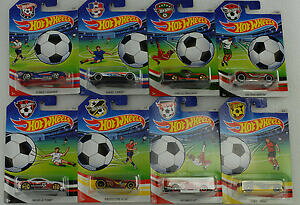 【送料無料】模型車 スポーツカー サッカーアメリカホットホイール2016 soccer calcio assortimento 8 pz djl38 usa 164 hot wheels