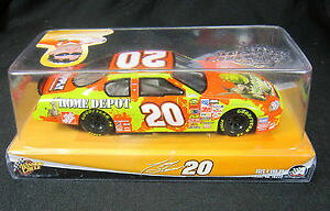 yz͌^ԁ@X|[cJ[@jbvgj[X`[gz[f|VbNnip winnerfs circle tony stewart 20 124 home depot shrek 2