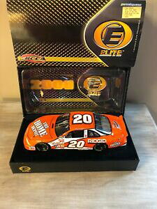 yz͌^ԁ@X|[cJ[@gj[X`[gOvG[gz[f|XP[tony stewart 20 home depot rookie of the year 2000 grand prix elite 124 scale