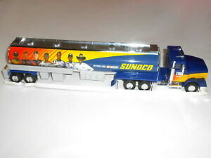 �y���������z�͌^�ԁ@�X�|�[�c�J�[�@�^���J�[�|���v�K�Xsunoco 2005 limited edition 16 nascar fuel tanker w pumps amp; gas cans nib