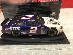 �y���������z�͌^�ԁ@�X�|�[�c�J�[�@�_�C�J�X�g���X�e�B�E�H���Xrevell diecast rusty wallace car