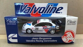 【送料無料】模型車　スポーツカー　ジェイソンホールデンコモドールスケールjason bargwanna valvoline holden vt commodore 1999 143 scale 1035