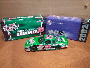 �y���������z�͌^�ԁ@�X�|�[�c�J�[�@ listingaction 2002 18 bobby labonte interstate batteries 124 diecast car