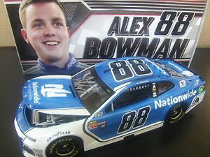 �y���������z�͌^�ԁ@�X�|�[�c�J�[�@�T�C���A���b�N�X�J�}���J�b�vautographed alex bowman 2018 nationwide 88 camaro zl1 nascar 124 hms cup