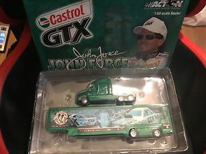 �y���������z�͌^�ԁ@�X�|�[�c�J�[�@�W�����t�H�[�X�z�[��2002 john force castrol gtx hauler 164