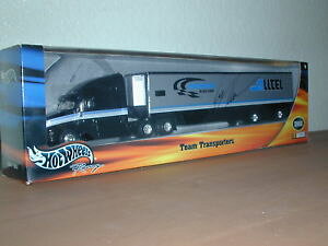 yz͌^ԁ@X|[cJ[@CAj[}CArbOO2002 ryan man hotwheels big rig nascar signed by ryan