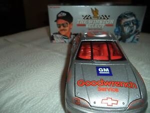 yz͌^ԁ@X|[cJ[@fCA[n[gt[hp[c124 dale earnhardt 1995 slilver select noparts on the hood 1 of 500