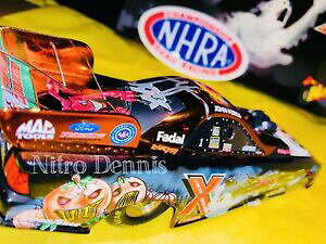 yz͌^ԁ@X|[cJ[@nhra john force 124_CJXghalloweenGWjg2003norwalknhra john force 124 diecast halloween funny car nitro 2003 norwalk sign