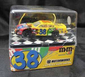 yz͌^ԁ@X|[cJ[@`[[X`[XP[WIRg[ team up mamp;ms racing team motorworks 164 scale radio control 38