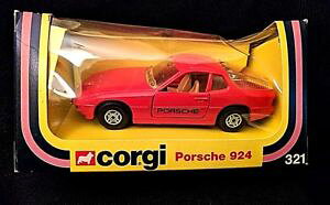 �y���������z�͌^�ԁ@�X�|�[�c�J�[�@porsche 924���f��corgi 321�u�h�E1979porsche 924 model, corgi 321 die cast red vintage 1979, in box