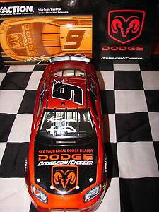 �y���������z�͌^�ԁ@�X�|�[�c�J�[�@�A�N�V�����P�C�V�[�P�C���T�C�����_�b�W�f�B�[���[2005 action kasey kahne 124 autographed 9 dodge dealers bud shootout charger