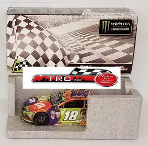 yz͌^ԁ@X|[cJ[@JCubVnEB[}[eBYB[Xkyle busch 2017 lionel 124 18 halloween mamp;ms martinsville raced win free ship