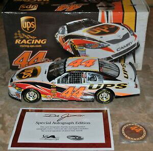 【送料無料】模型車 スポーツカー デールジャレットups44124サイン2007カムリモータauthentics wcos44 dale jarrett ups signed autographed 124 2007 camry motor authentics wcos