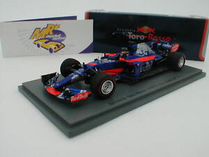 yz͌^ԁ@X|[cJ[@Xp[Ns5052 scuderiagb\str12Au_rgp2017brendonn[g[143spark s5052 scuderia toro rosso str12 abu dhabi gp 2017 brendon hartl