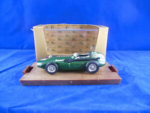 yz͌^ԁ@X|[cJ[@[VOO[XP[brumm r98 1957 vanwall racing no 18 f1 in green hp 285 scale 143