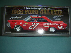 【送料無料】模型車 スポーツカー #フォードモータ27 cale yarborough 1965 ford galaxie abingdon motor nascar legends 124 in stk
