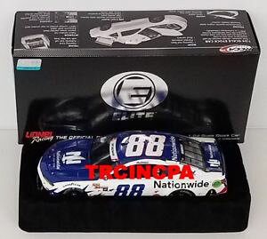 yz͌^ԁ@X|[cJ[@AbNXG[gV{[J}alex bowman 2018 lionel 88 nationwide patriotic elite chevy camaro zl1 124