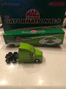 【送料無料】模型車 スポーツカー ツールアクションダイカストホーラnhra 35th annual gatornationals mac tools 164 action diecast hauler 11,200