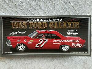 yz͌^ԁ@X|[cJ[@J[[{[tH[h[VOTC124 cale yarborough 27 1965 ford galaxie univ of racing legends autographed