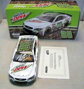 �y���������z�͌^�ԁ@�X�|�[�c�J�[�@124 action 201688 mountain dew dale jralex bowman autographed coa 1505124 action 2016 88 mountain dew dale jr alex bowman