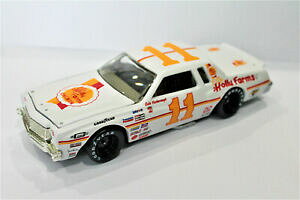 yz͌^ԁ@X|[cJ[@caleaction11qCM75eJJX^EBXg_CJXgcale yarborough action 11 holly farms 75 monte carlo custom winston diecast
