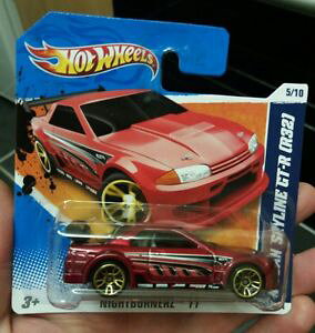 �y���������z�͌^�ԁ@�X�|�[�c�J�[�@�z�C�[���X�J�C���C���V���[�g�J�[�h listinghot wheels nissan skyline gtr r32 2011 short card