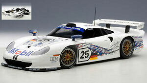 yz͌^ԁ@X|[cJ[@|VFOAe}}X^bRfporsche 911 gt1 25 accident le mans 1997 stuccoboutsenwollek 118 model