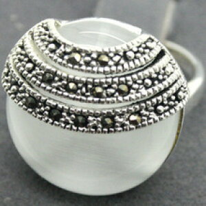 �y���������z�L�@�L���b�g�@�����O�@2�L���b�g�A�C�I�p�[��925�X�^�[�����O2 color pretty white cat eye stone opal 925 sterling silver