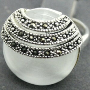 �y���������z�L�@�L���b�g�@�����O�@2�L���b�g�A�C�I�p�[��925�X�^�[�����O2 color pretty white cat eye stone opal 925 sterling silver