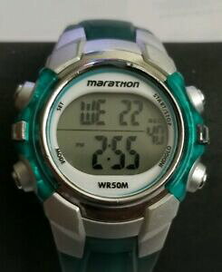 【送料無料】腕時計 マラソンスポーツデジタルストップウォッチアラームバッターウォッチmarathon watch by timex sports digital indiglo stopwatch alarm wr50m batter