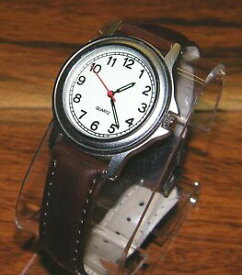 【送料無料】腕時計　ノーブランドクオーツアナログオスメスunbranded quartz leather strapped 12 hour analog wrist watch for male or female