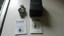 【送料無料】腕時計　メンズシルバーストーンタキメータークロノグラフボックスmens silver tone stauer tachymeter chronograph wrist watch boxed