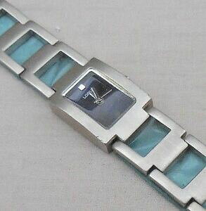 �y���������z�r���v�@���f�B���u���X���b�g��ancienne lorus v501 dame bombe au bracelet assorti d039;exposition d039;horlogerie